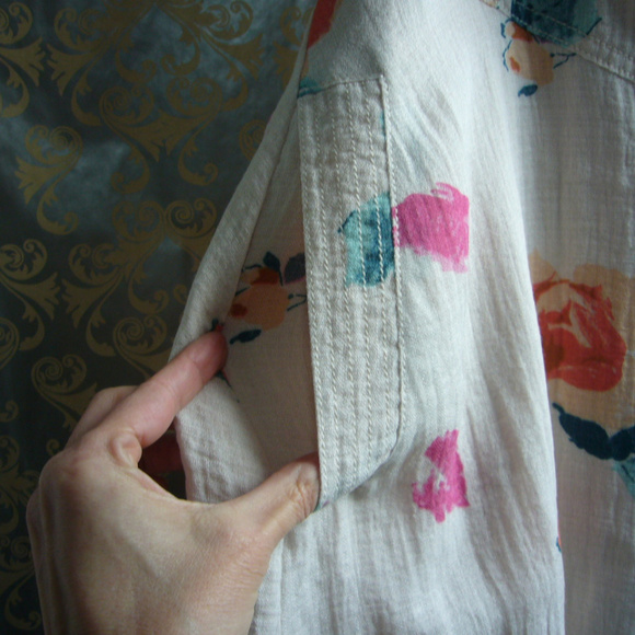 Kimchi Blue Beige Floral Watercolor Skirt- Size 12 - Picture 3 of 8